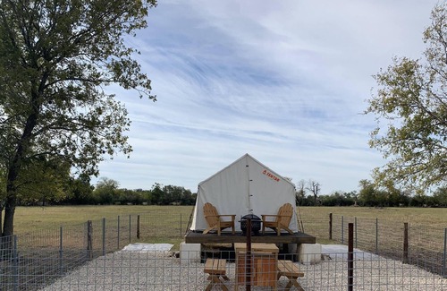 Hondo RV Rental | Tentrr Signature Site - Grassfield Farm Signature Site