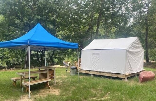 Hamilton RV Rental | Tentrr Signature Site - Tentrr Signature Redstone Bed, Barn and Camp 2