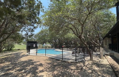 Sabinal House | Tequila Sunrise - spacious home located in the Mountain Valley Subdivision.