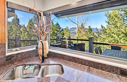 Windcliff Estates House | Terra Furma Luxury Vacation At Windcliff 4 Bedroom Home by RedAwning