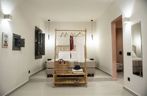 Agios Georgios Hotel | Terra Nera Suites Santorini