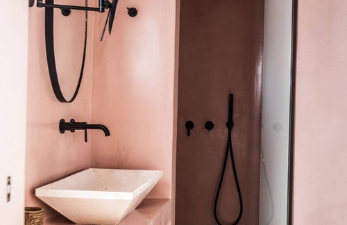 Agios Georgios Hotel | Terra Nera Suites Santorini