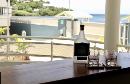 Tartane Apartment | Terrace apartment 20 meters from the beach
