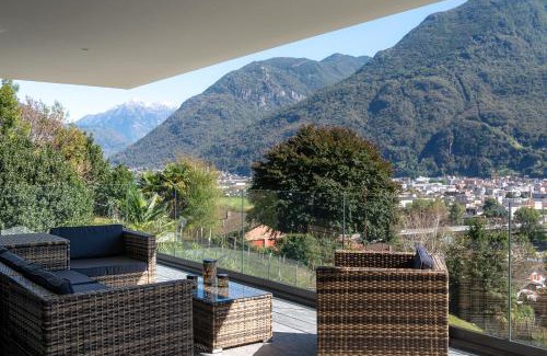 Bellinzona Apartment | Terrace, Garden & Castle View