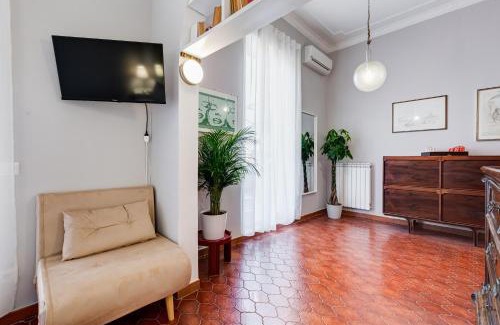 Rione XVI Ludovisi Apartment | Terrace with a view of Rome