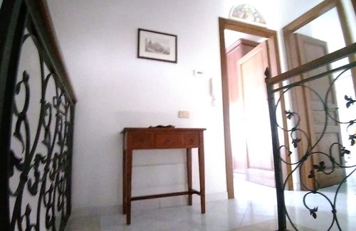 Minturno House | Terraced house on 2 floors, independent entrance