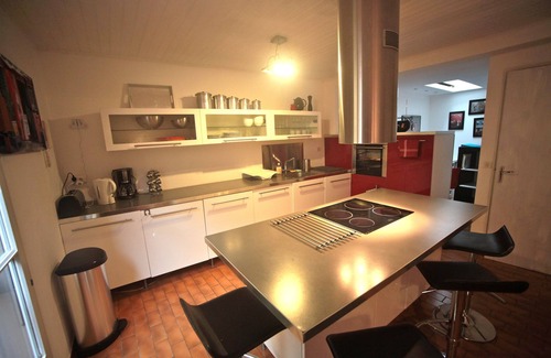 Ceret House | Terraced village house at the heart of the historic Céret town centre