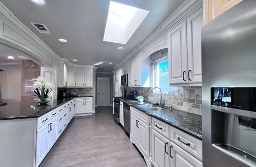 Orange House | Terrific Pool/Jac Home: 3 EnSuites & Game Room