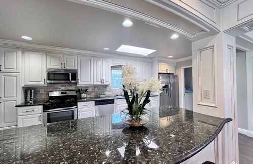 Orange House | Terrific Pool/Jac Home: 3 EnSuites & Game Room