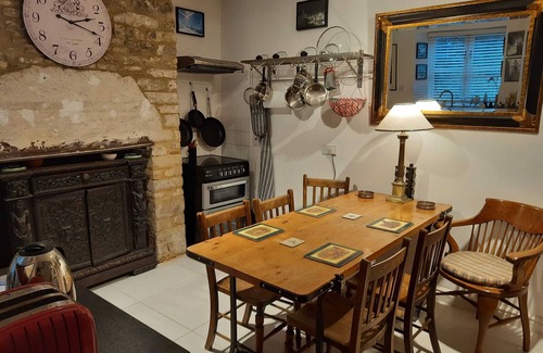 Tetbury House | Tetbury Centre Market Place | Cottage + Parking