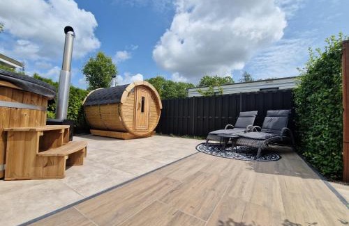 Berkhout Ski Chalet | TETchalet met wellness tuin