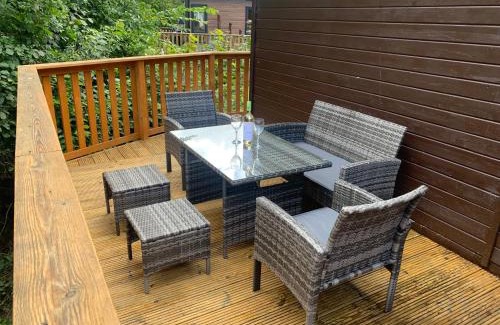 Hawick House | Teviot Lodge - Sleeps 6 - Pets - River Views