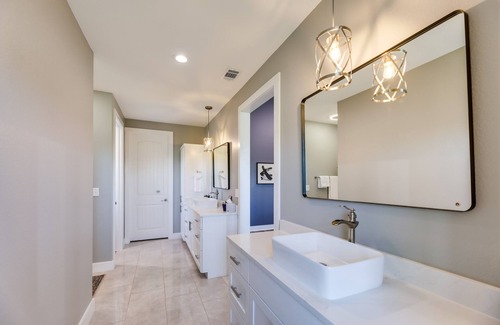 Manor House | Texas Farmhouse on 5 Acres: Patio & Grill!