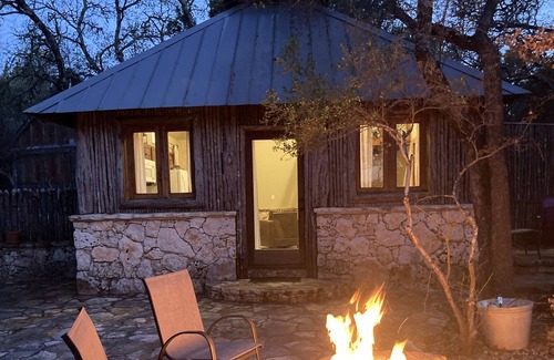 Round Mountain Apartment | Texas Hill Country Ranch Wildlife Fire Pit Full Kitchen Close to Parks