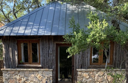 Round Mountain Apartment | Texas Hill Country Ranch Wildlife Fire Pit Full Kitchen Close to Parks