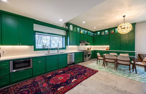 Krugerville House | Texas Luxury Getaway – Private & Unique