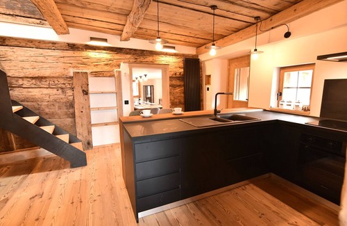 Riom-Parsonz House | Tga Franzestg meeting of history and comfort in the alpine village of Riom