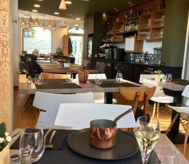 Cernay Bed & Breakfast | Théière & Couverts - Les Chambres