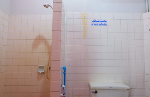 Talat Hotel | Thairungruang Backpackers Suratthani