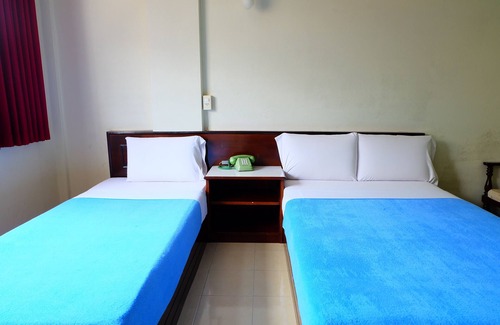 Talat Hotel | Thairungruang Backpackers Suratthani
