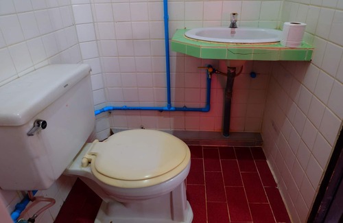 Talat Hotel | Thairungruang Backpackers Suratthani