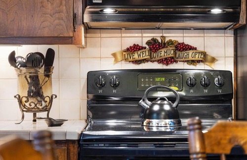Erwin House | 'That 70s House' Retreat near the Nolichucky