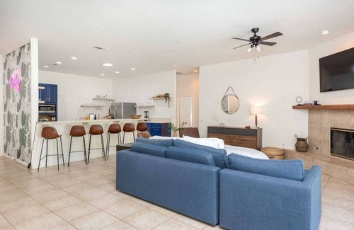 Bermuda Dunes Villa | That Yellow Door-4 bedroom/2.5 bath w/Pool & Spa