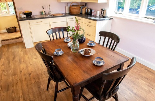 Irstead House | Thatch Cottage - A luxury Norfolk hideaway