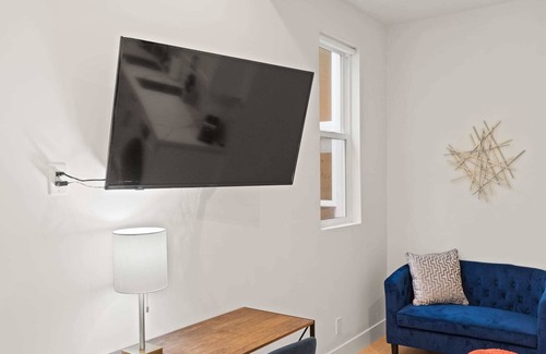 Pacific Heights Apartment | The Addison by Kasa | Centrally Located - Queen Studio | San Francisco