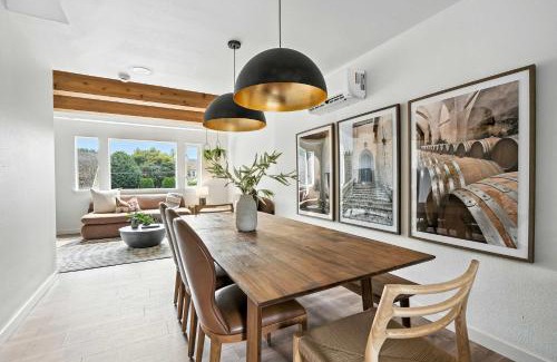 Kerns House | The Adelynn 5BR - Sleek - Spacious - Walkable