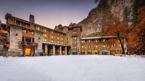 Yosemite Village Hotel | The Ahwahnee