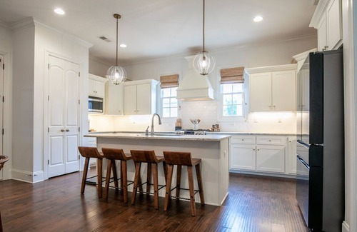 Oxford House | The Aimee, Discounted rate for S. Carolina game!