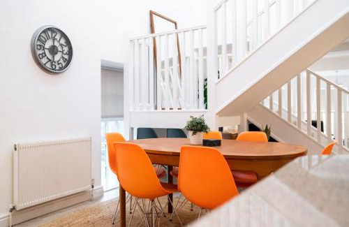 Sheffield Apartment | The Amazing Triplex - City Centre - Free Parking