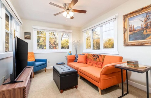 Lower Avenues Apartment | The Amber Suite - Historic Avenues Downtown Apt