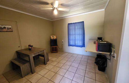 Buchanan Dam Cabin | The Americana Suite