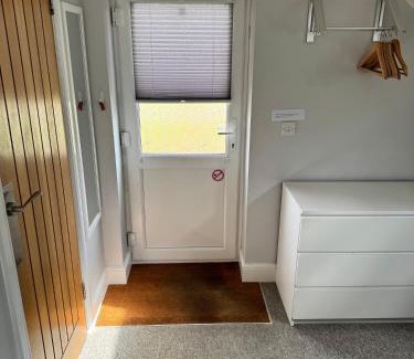 Camerton Apartment | The Annexe