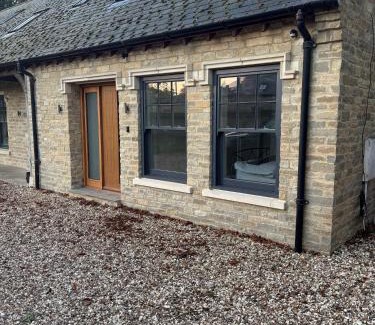 Bicester Apartment | The Annexe, The Walled Garden- Nr Bicester Village