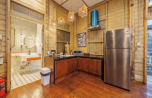 Bang Rak Villa | The Anonymous House/Vintage Thai Villa/City Center/Silom/BTS