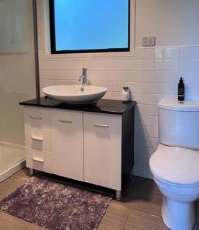 Glenfield Apartment | The Aotearoa Room