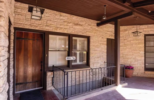 Medina Cabin | The Apache Suite: Texas Hill Country Resort + Pool