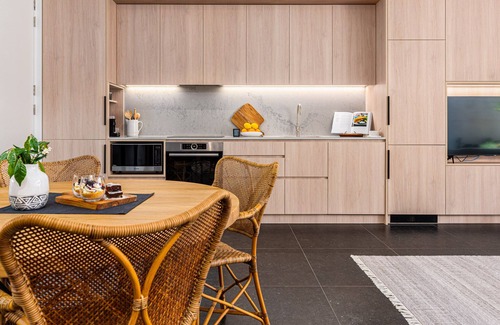 Coogee Apartment | The Arden 1 Coogee. New Spacious Garden Apartment, Moments to Beach