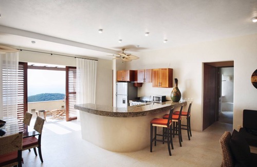 Cerro del Vigia Condo | The area’s highest point with unobstructed views of Playa Blanca & the Zihua Bay