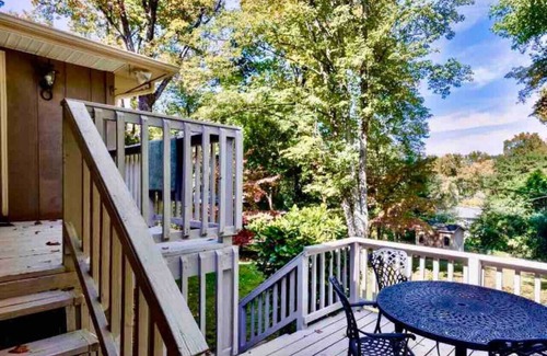 Green Valley House | The Artist…Bright & Relaxing Entire Home sleeps 5