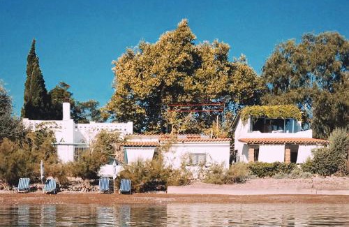 Aigialeia House | The Artist's Farm