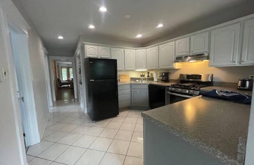 Oak Park Apartment | The Artist's Loft - Oak Park