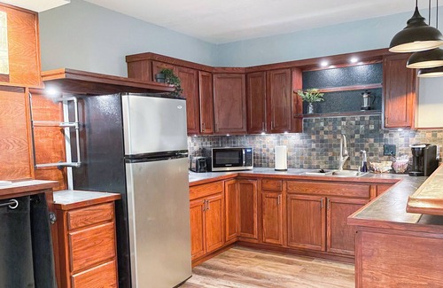 St. Robert Apartment | The Aster Inn Mins to FLW