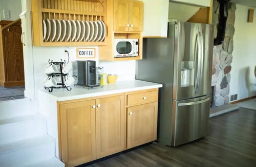 Dollar Bay House | The Atlas House, 1 mile from snowmobile trail & boat launch, secluded house