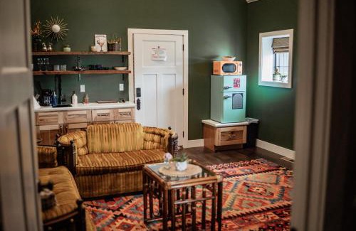 Perryville Hotel | The Atrium - A Boutique Hotel - Suite 18