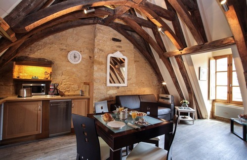 Sarlat-la-Caneda Historic Center Apartment | THE ATTIC OF THE CHAPTER