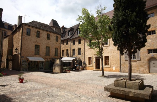 Sarlat-la-Caneda Historic Center Apartment | THE ATTIC OF THE CHAPTER